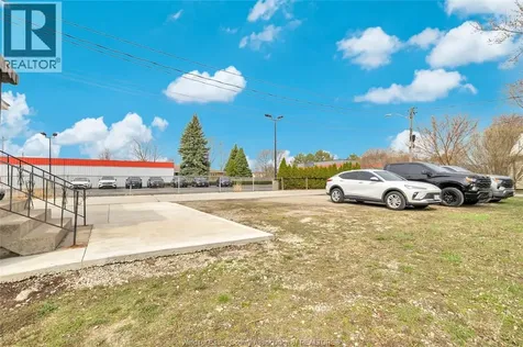 9572 Tecumseh Road Windsor ON N8R 1A2