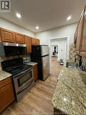 116 Elm Windsor ON N9A 5G8