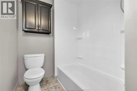 9572 Tecumseh Road Windsor ON N8R 1A2