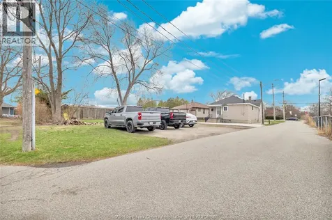 9572 Tecumseh Road Windsor ON N8R 1A2