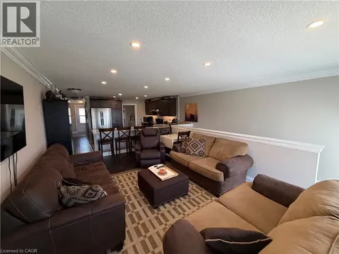 31 Bishop Tonnos Way Hamilton ON L9B 2L7