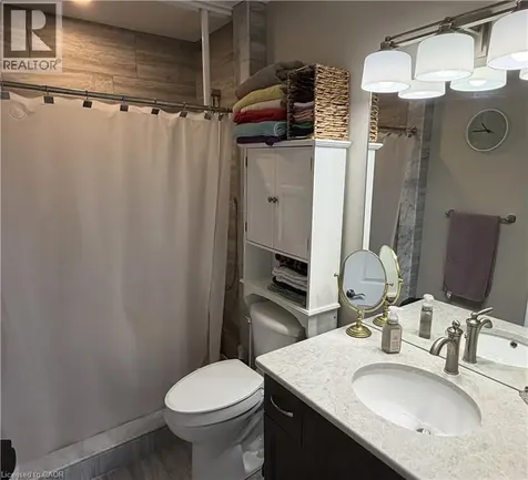 31 Bishop Tonnos Way Hamilton ON L9B 2L7