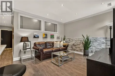 2 King Street West Dundas ON L9H 6Z1