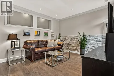 2 King Street West Dundas ON L9H 6Z1