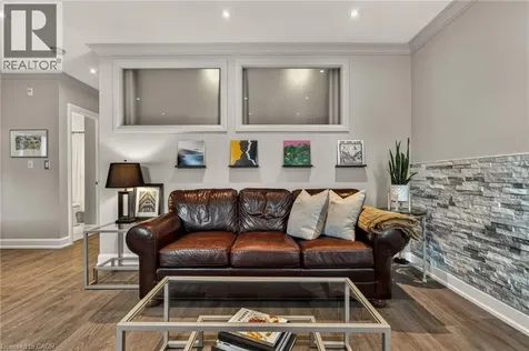 2 King Street West Dundas ON L9H 6Z1