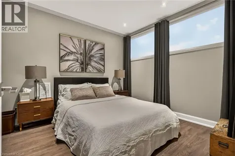 2 King Street West Dundas ON L9H 6Z1
