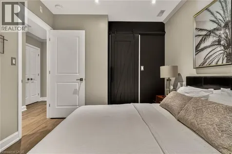 2 King Street West Dundas ON L9H 6Z1