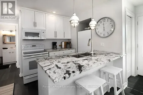 27 Dawson Drive Collingwood ON L9Y 5B4