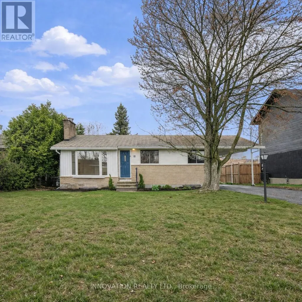 21 Parkside Crescent Ottawa ON K2G 3B6