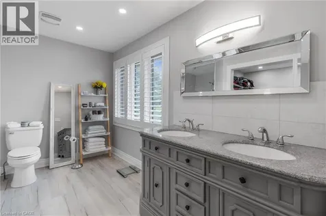 10 Vega Crescent Stoney Creek ON L8E 4S7