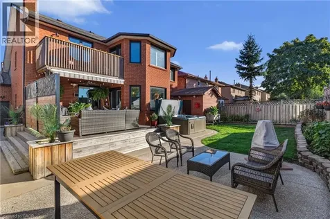 10 Vega Crescent Stoney Creek ON L8E 4S7