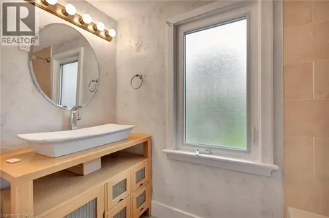 121 King Street East Stoney Creek ON L8G 1L2