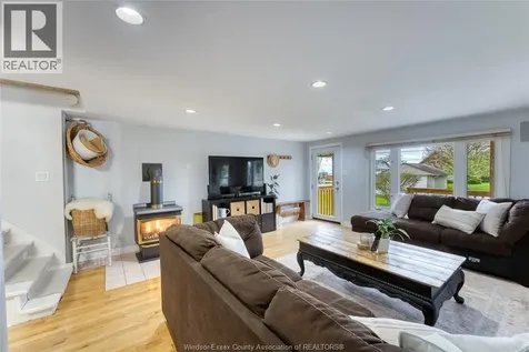 374 Lakewood Drive Amherstburg ON N9V 2Y8