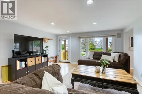 374 Lakewood Drive Amherstburg ON N9V 2Y8