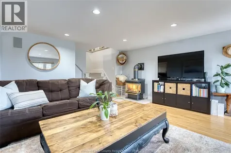 374 Lakewood Drive Amherstburg ON N9V 2Y8