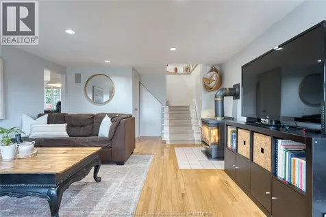 374 Lakewood Drive Amherstburg ON N9V 2Y8