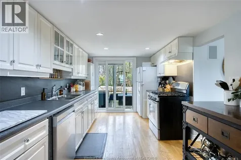 374 Lakewood Drive Amherstburg ON N9V 2Y8