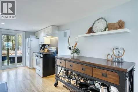 374 Lakewood Drive Amherstburg ON N9V 2Y8