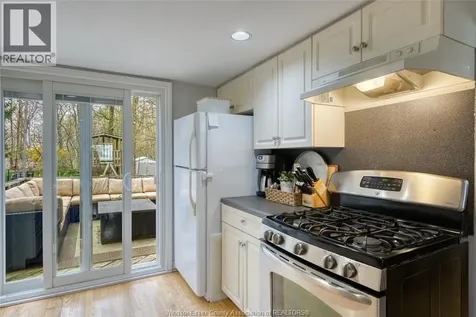 374 Lakewood Drive Amherstburg ON N9V 2Y8