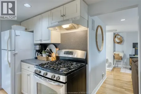 374 Lakewood Drive Amherstburg ON N9V 2Y8