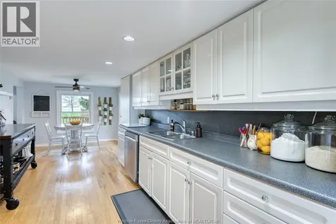 374 Lakewood Drive Amherstburg ON N9V 2Y8