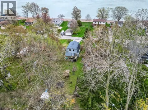 374 Lakewood Drive Amherstburg ON N9V 2Y8
