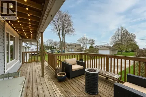 374 Lakewood Drive Amherstburg ON N9V 2Y8