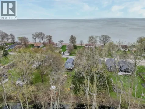 374 Lakewood Drive Amherstburg ON N9V 2Y8