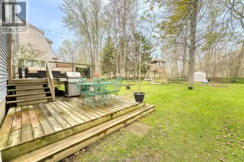 374 Lakewood Drive Amherstburg ON N9V 2Y8