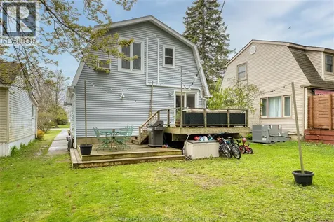 374 Lakewood Drive Amherstburg ON N9V 2Y8