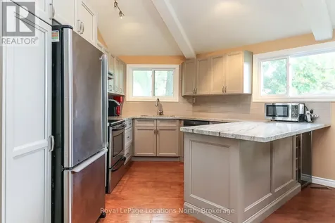 10 Sunset Court Wasaga Beach ON L9Z 2A9