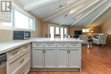 10 Sunset Court Wasaga Beach ON L9Z 2A9