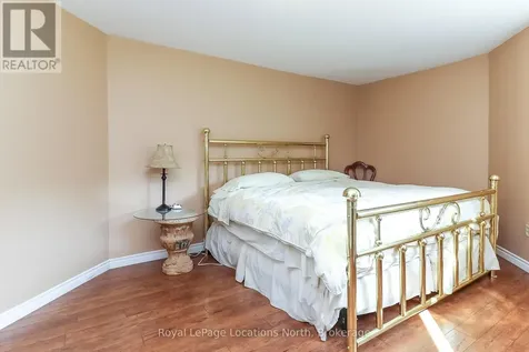 10 Sunset Court Wasaga Beach ON L9Z 2A9