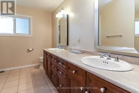 10 Sunset Court Wasaga Beach ON L9Z 2A9