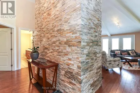 10 Sunset Court Wasaga Beach ON L9Z 2A9