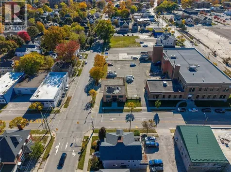219 Lochiel Street Sarnia ON N7T 4C8