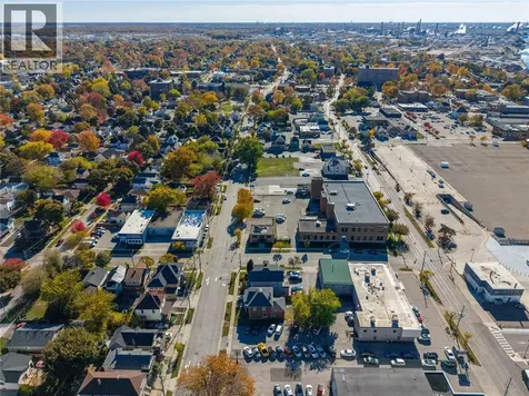 219 Lochiel Street Sarnia ON N7T 4C8