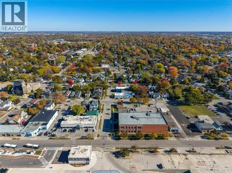 219 Lochiel Street Sarnia ON N7T 4C8