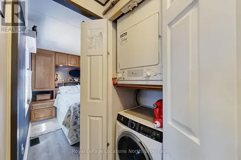 18 Prince Charles Avenue Springwater ON L0L 1P0