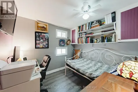 18 Prince Charles Avenue Springwater ON L0L 1P0