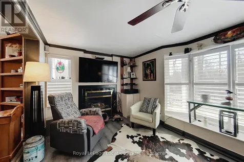 18 Prince Charles Avenue Springwater ON L0L 1P0