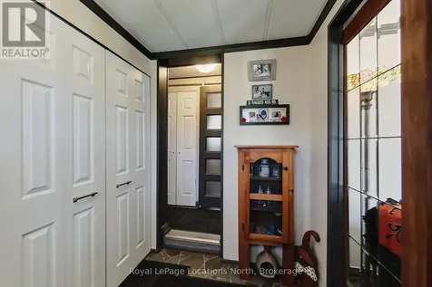 18 Prince Charles Avenue Springwater ON L0L 1P0