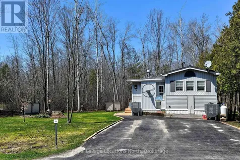 18 Prince Charles Avenue Springwater ON L0L 1P0