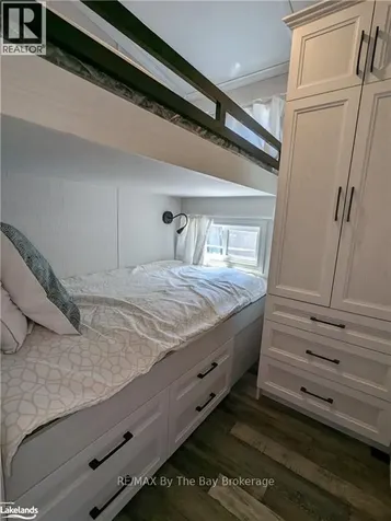 3282 Ogdens Beach Road Tay ON L9S 2K6