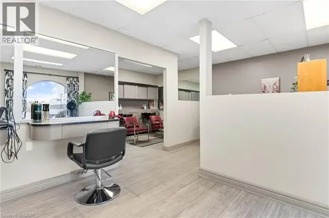 10 Glebe Street Cambridge ON N1S 2P1