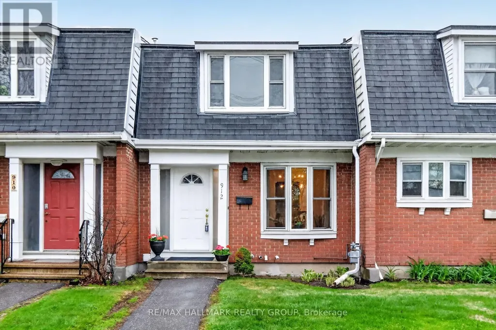 912 Dynes Road Ottawa ON K2C 0G8