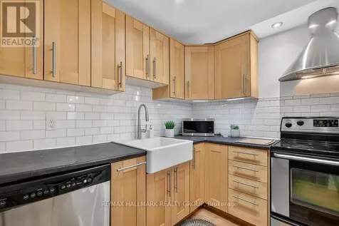 912 Dynes Road Ottawa ON K2C 0G8