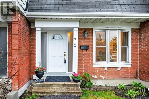 912 Dynes Road Ottawa ON K2C 0G8