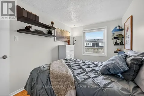912 Dynes Road Ottawa ON K2C 0G8