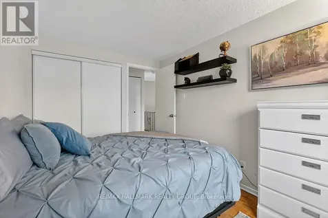 912 Dynes Road Ottawa ON K2C 0G8